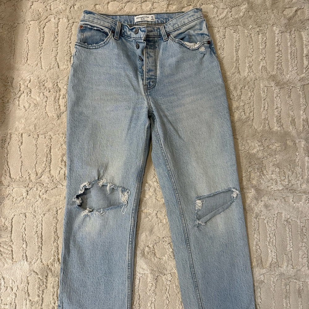 Abercrombie Dad High Rise Jeans - light wash - 2 short